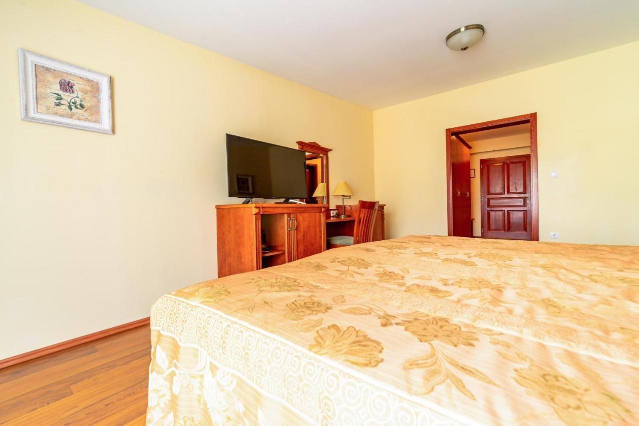 Pannon Hotel Bejelentkezes 20 Oraig, Check-In Until 20 O'Clock, Einchecken Bis 20 Uhr Мохач Экстерьер фото