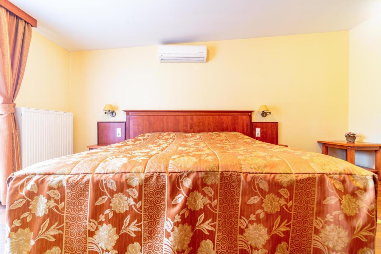 Pannon Hotel Bejelentkezes 20 Oraig, Check-In Until 20 O'Clock, Einchecken Bis 20 Uhr Мохач Экстерьер фото